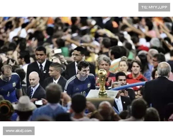 梅西小赛冠军辉煌历程全面回顾与足球时代传奇再现光耀世界舞台篇