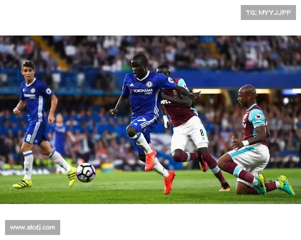 深入解析法尔范在沙尔克04时期场上位置与战术作用