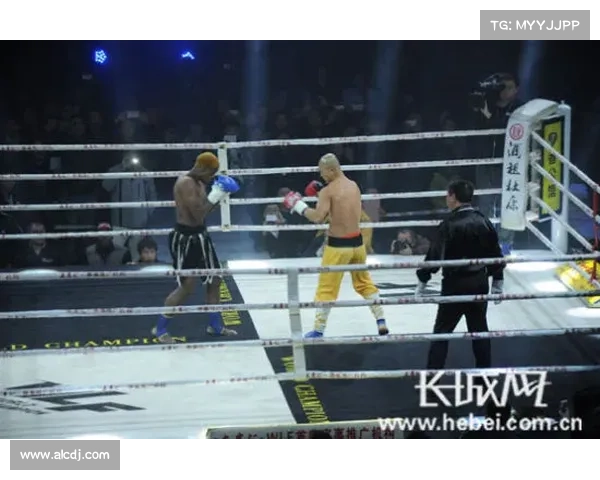 拳击比赛中的激情碰撞与无尽挑战探索：从技术技巧到心理博弈的全方位分析